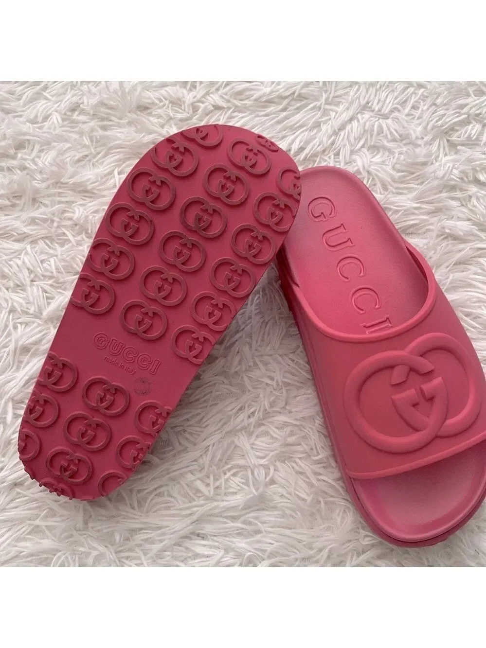 Gucci platform Pink Slide rubber Sandals with Iconic Logo